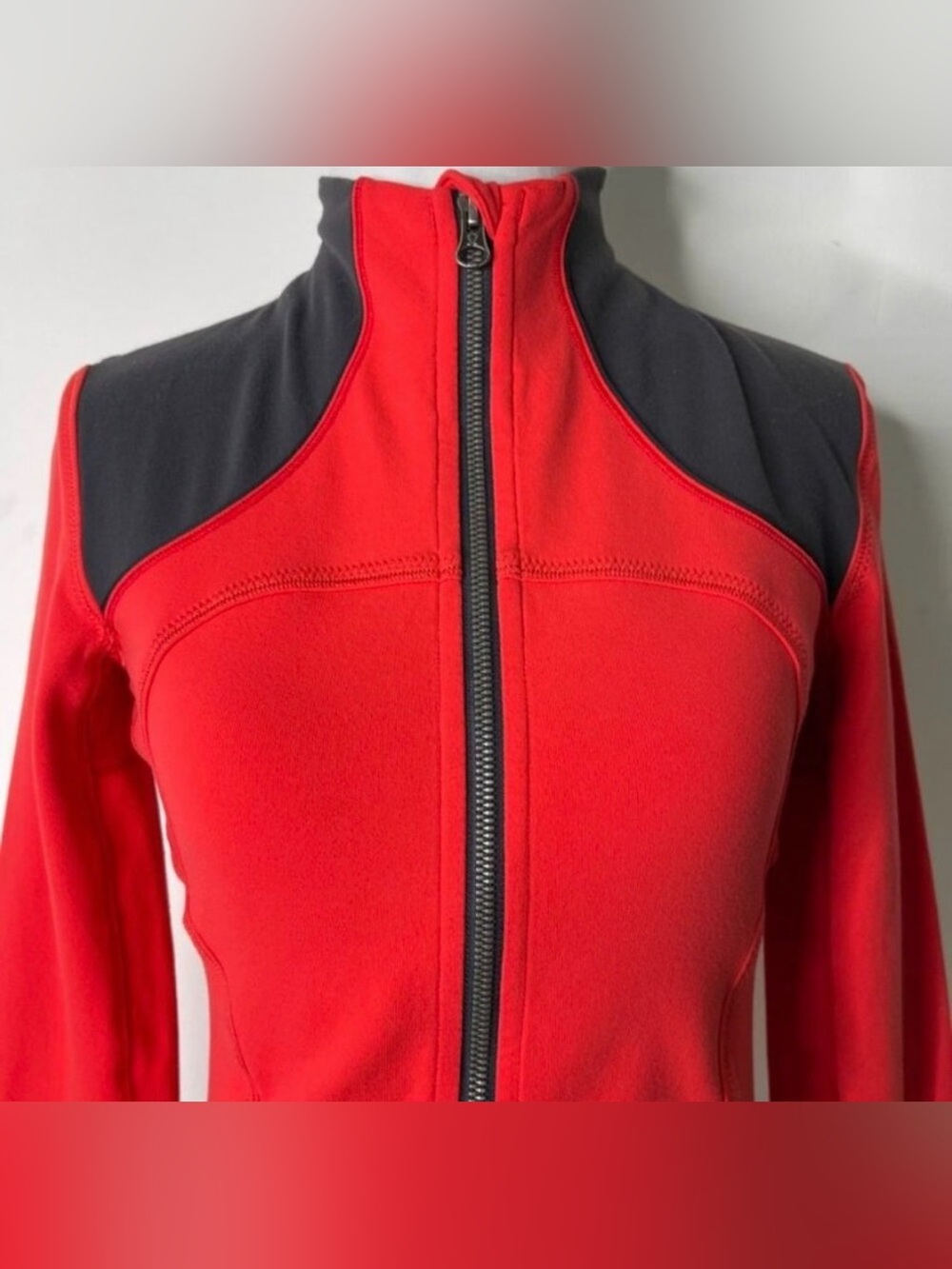 🍋 LULULEMON | Forme Jacket - Picture 4 of 7